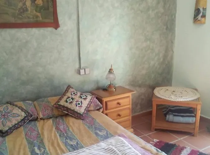 La Flecha Homestay Abrucena