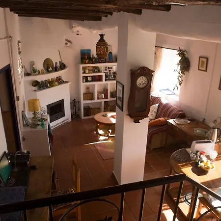 Homestay La Flecha Abrucena